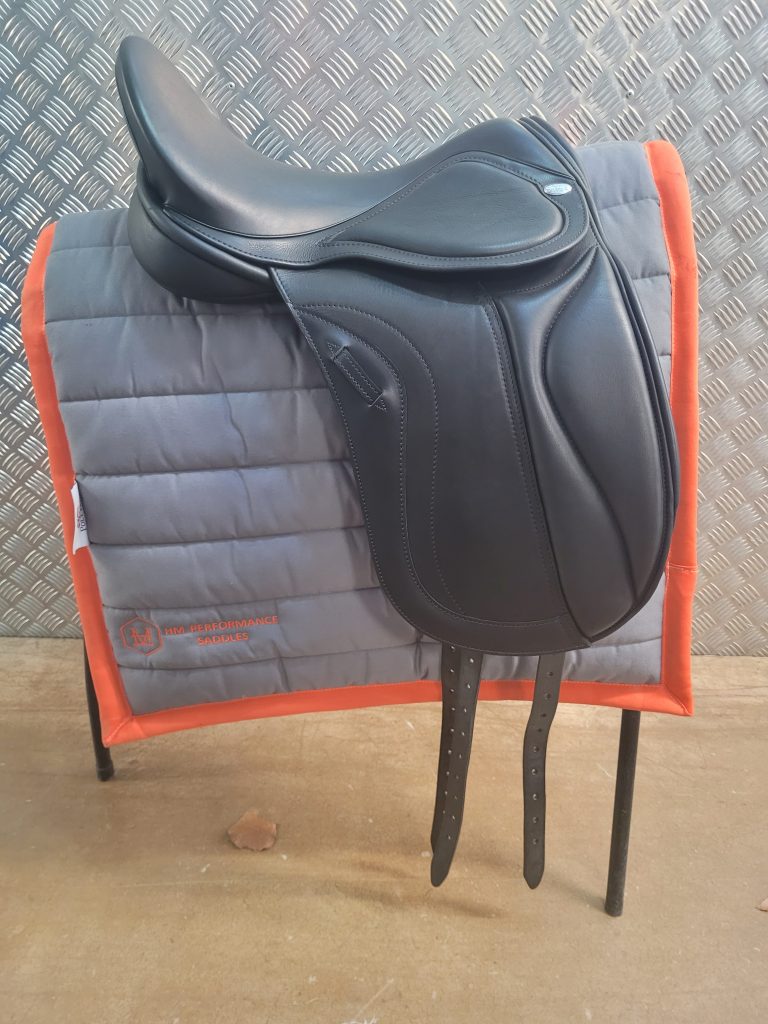 Saddlers Bench 15.5″ Dressage Saddle Native Tree £1300.00
