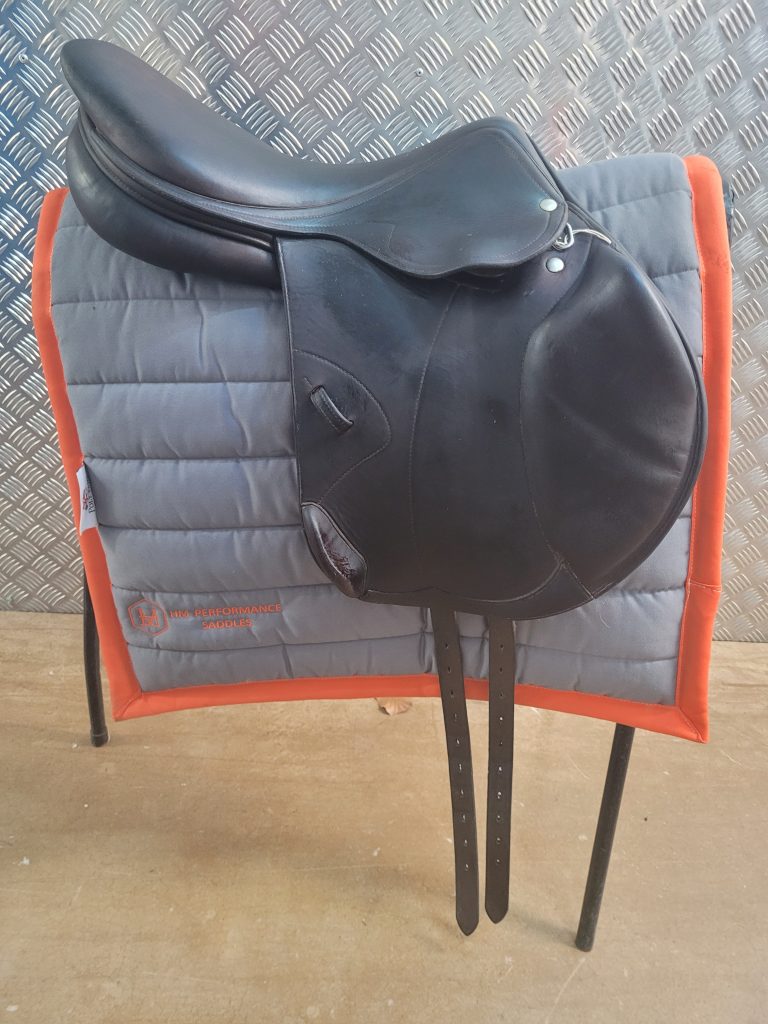Amerigo CC flap Jump 17.5″ £750.00