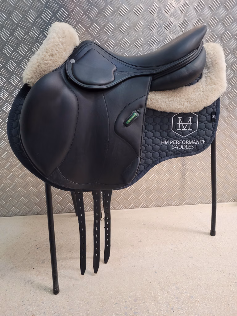 Amerigo CC Jump Saddle 17.5L Medium £3600