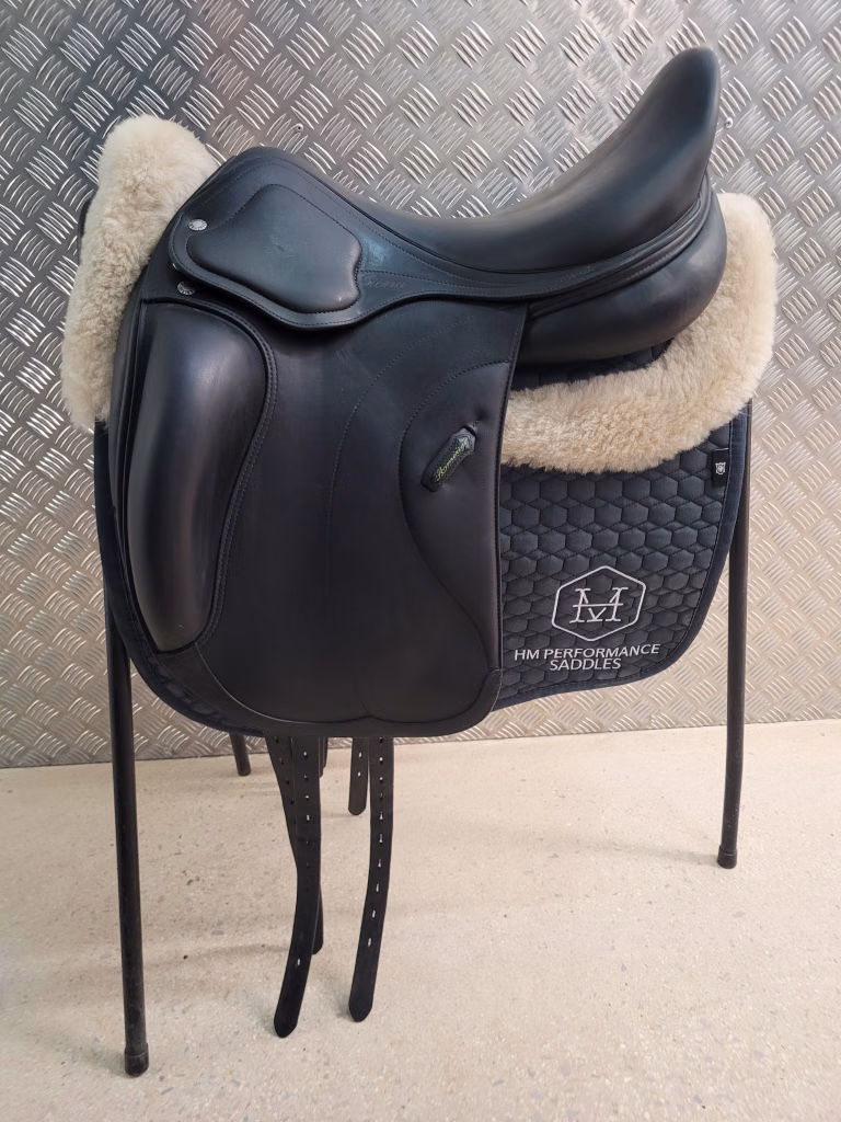 Amerigo HC Dressage Saddle 17.5N +1 £2600